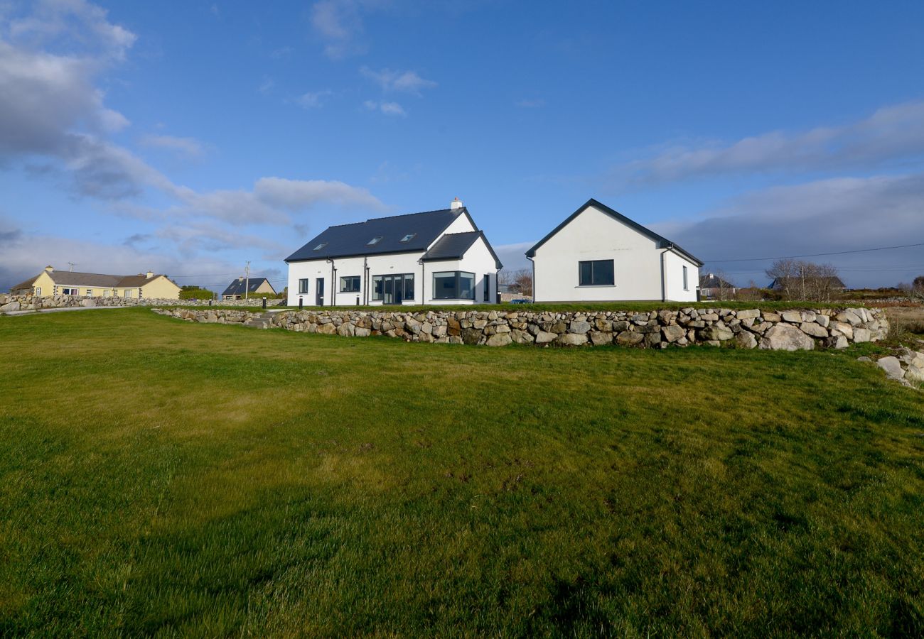 House in Carraroe -  St Thomas Bay Luxury by the Water at Carraroe