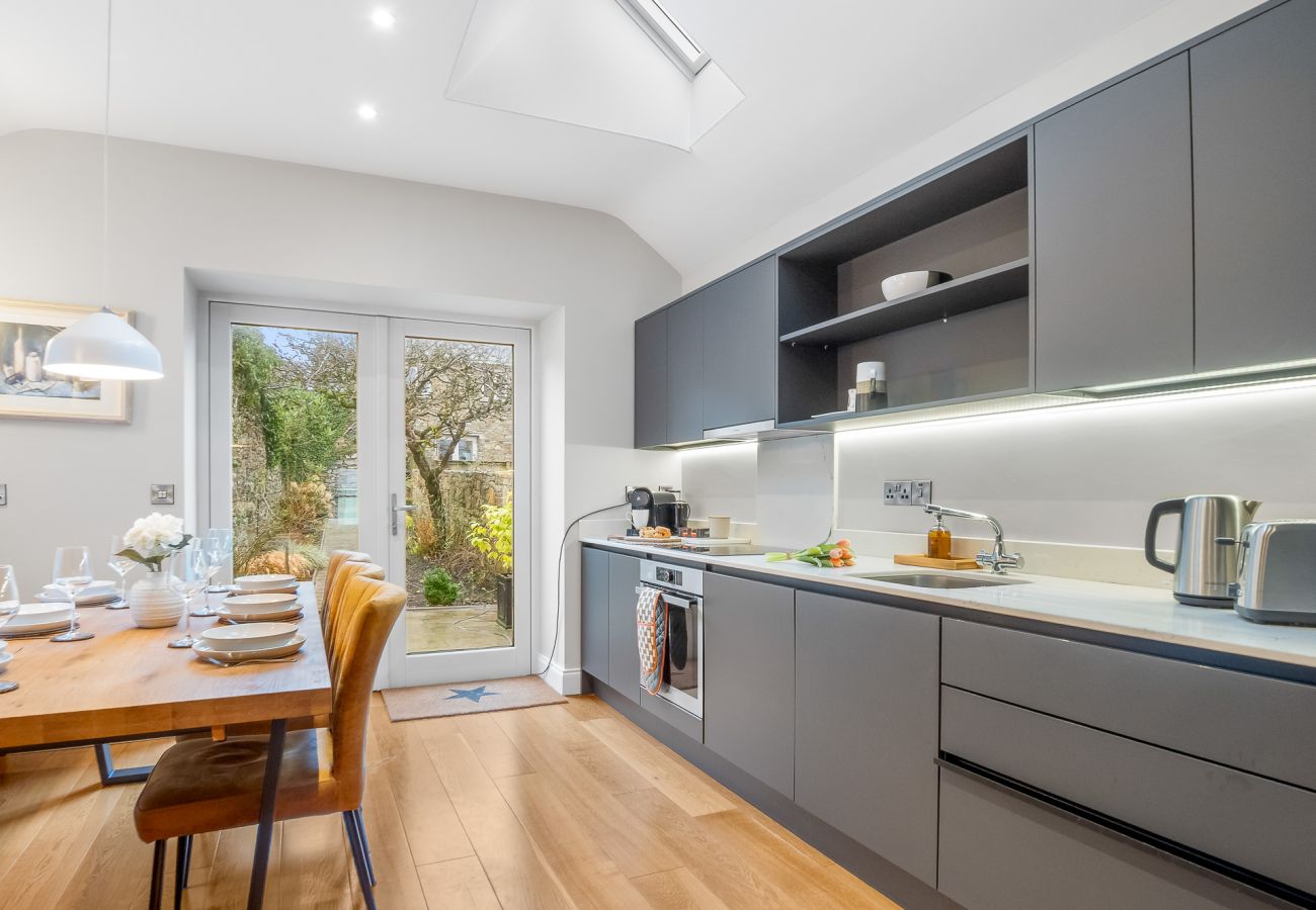 Apartment in Clifden - Market Street Apartment Clifden Town