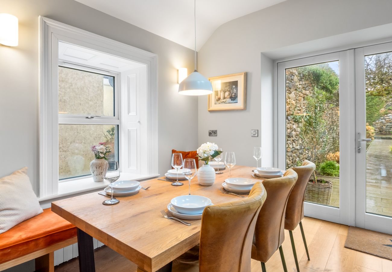 Apartment in Clifden - Market Street Apartment Clifden Town