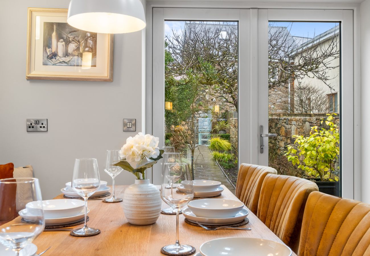 Apartment in Clifden - Market Street Apartment Clifden Town