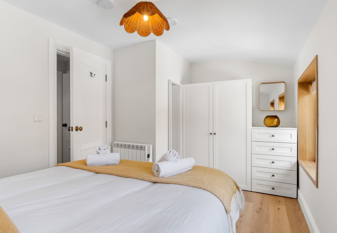 House in Clifden - The Old Forge in the Heart of  Clifden Town