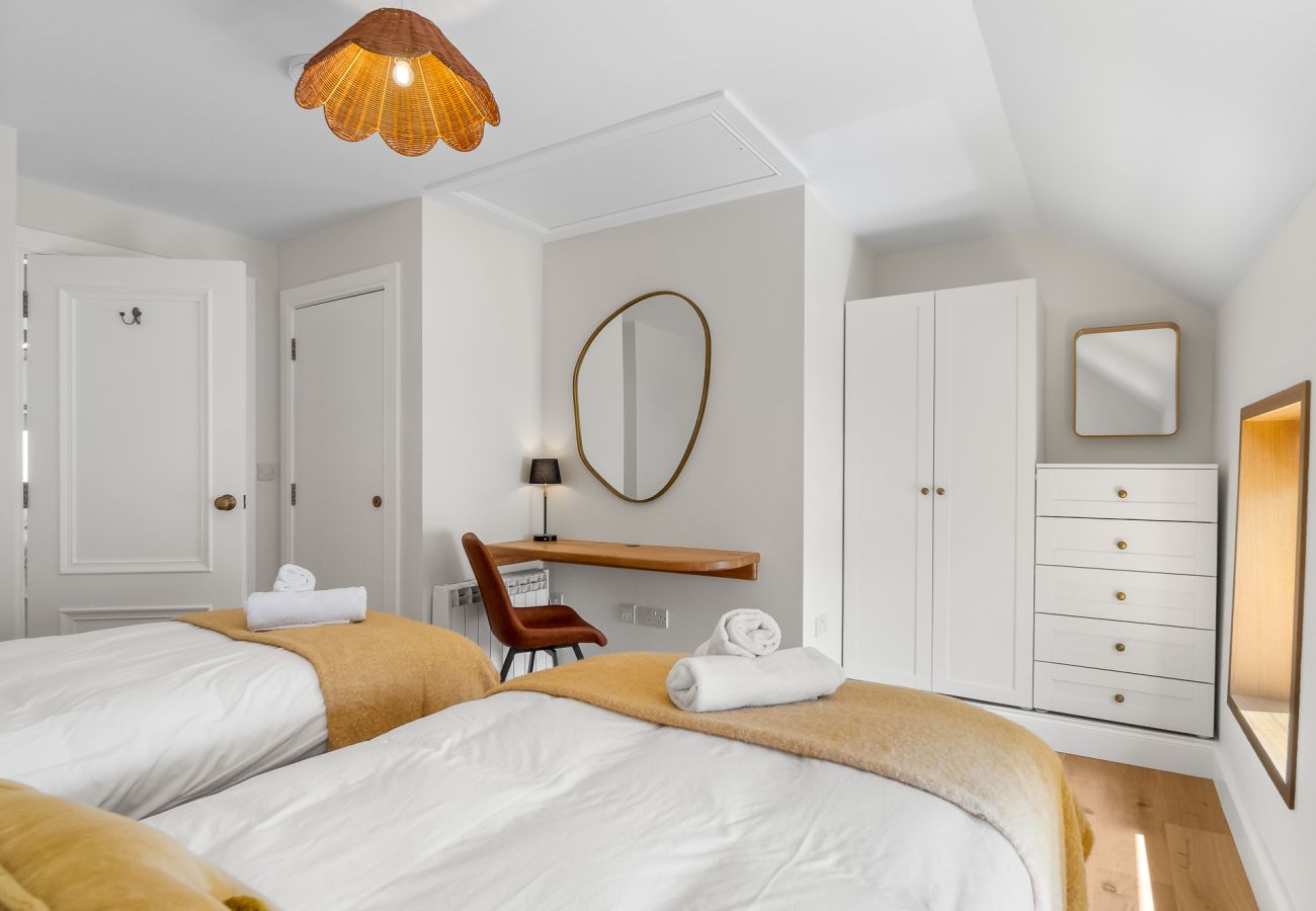 House in Clifden - The Old Forge in the Heart of  Clifden Town