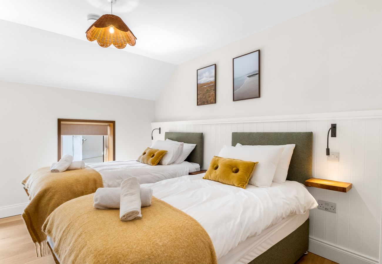 House in Clifden - The Old Forge in the Heart of  Clifden Town