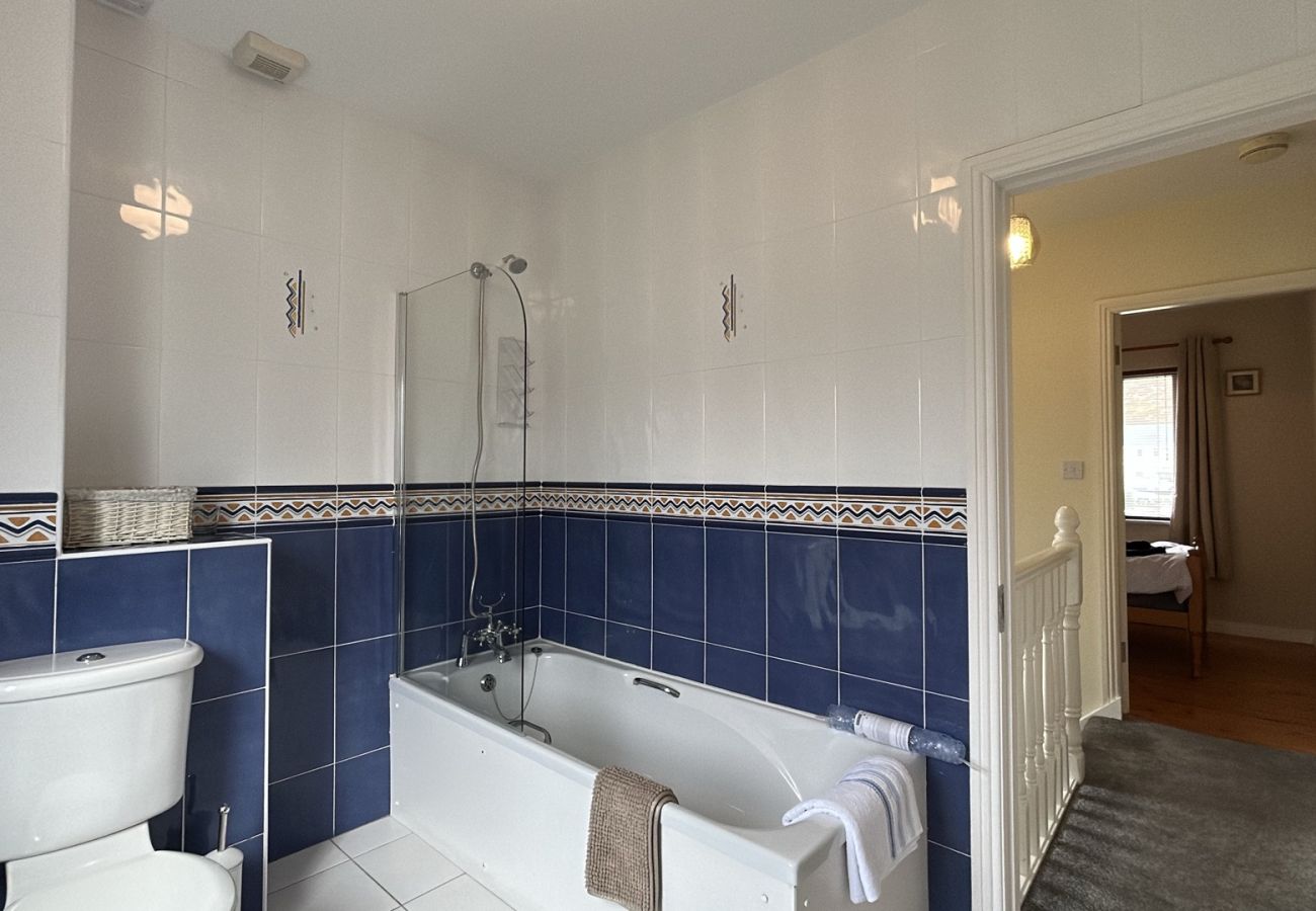 Terraced House in Clifden - Cuirt Cregg Clifden Holiday Home