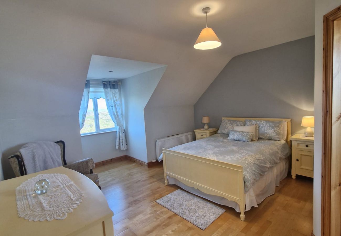 House in Carna - Teach Na hAirde with Stunning Views 