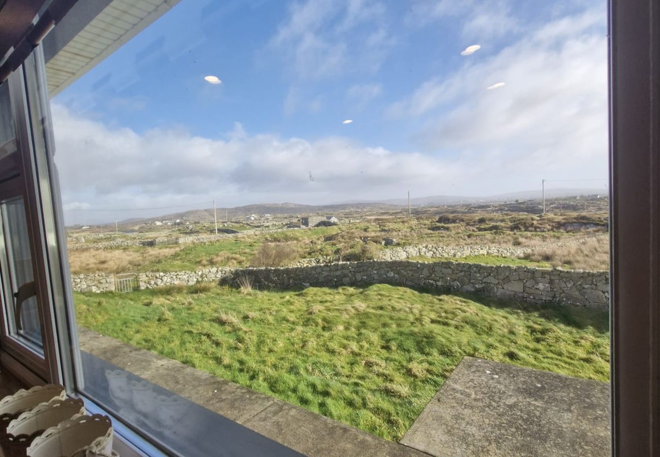 House in Carna - Teach Na hAirde with Stunning Views 