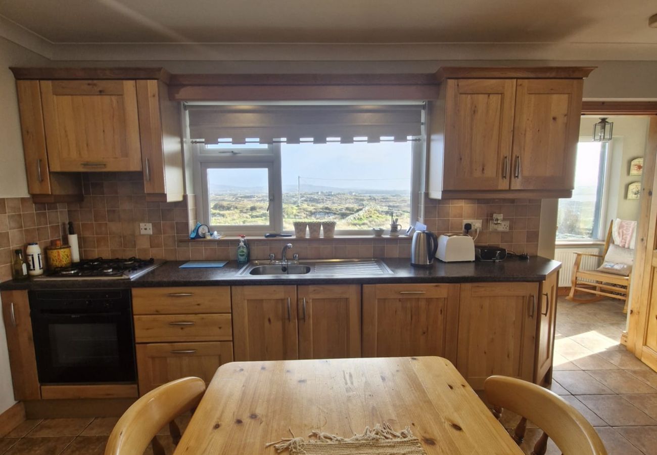 House in Carna - Teach Na hAirde with Stunning Views 