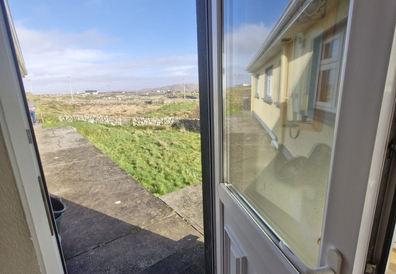 House in Carna - Teach Na hAirde with Stunning Views 