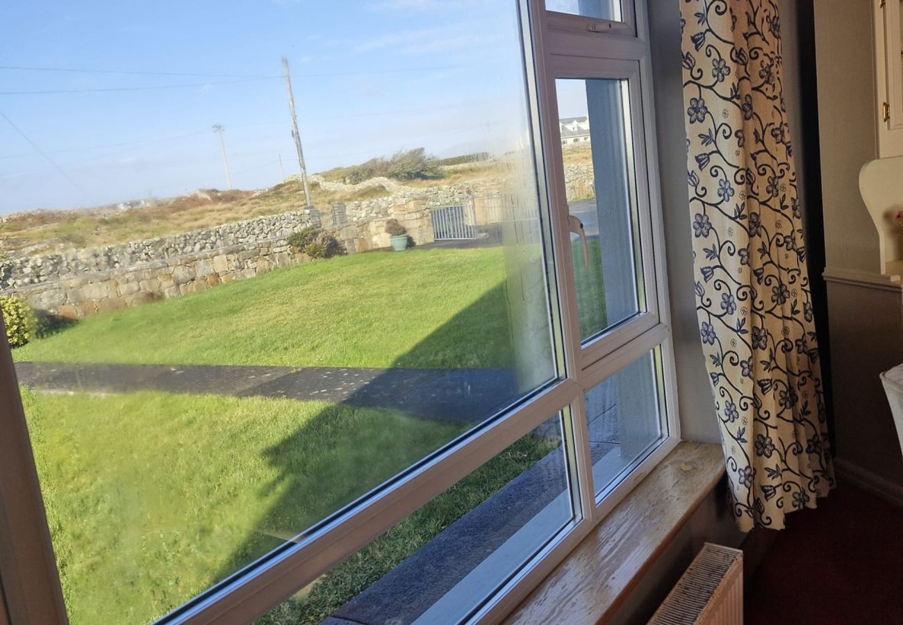 House in Carna - Teach Na hAirde with Stunning Views 