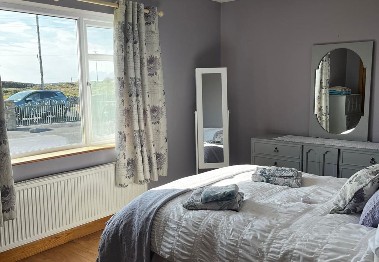 House in Carna - Teach Na hAirde with Stunning Views 