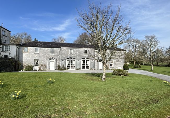 House in Rosscahill - Park Hall at Ross Castle with panoramic views 