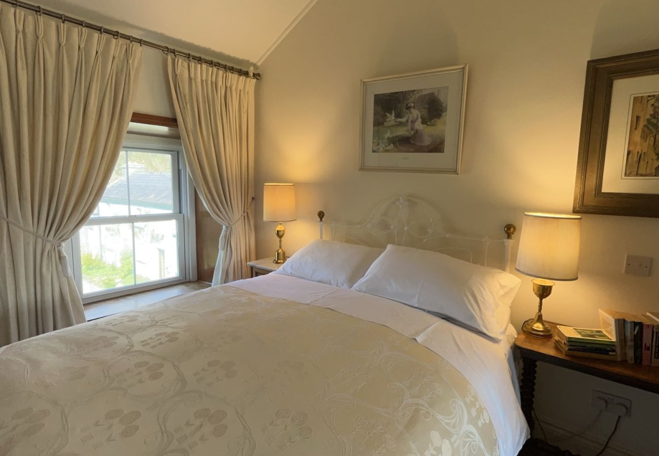 House in Rosscahill - Park Hall at Ross Castle with panoramic views 