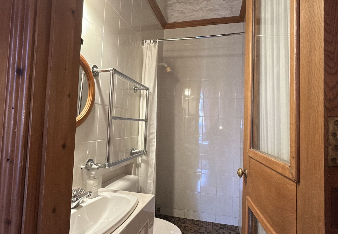 House in Rosscahill - Park Hall at Ross Castle with panoramic views 