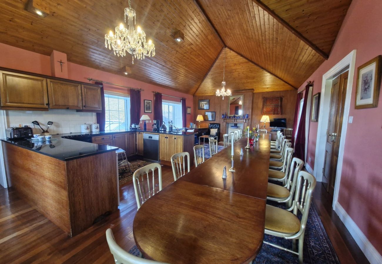 House in Rosscahill - Park Hall at Ross Castle with panoramic views 