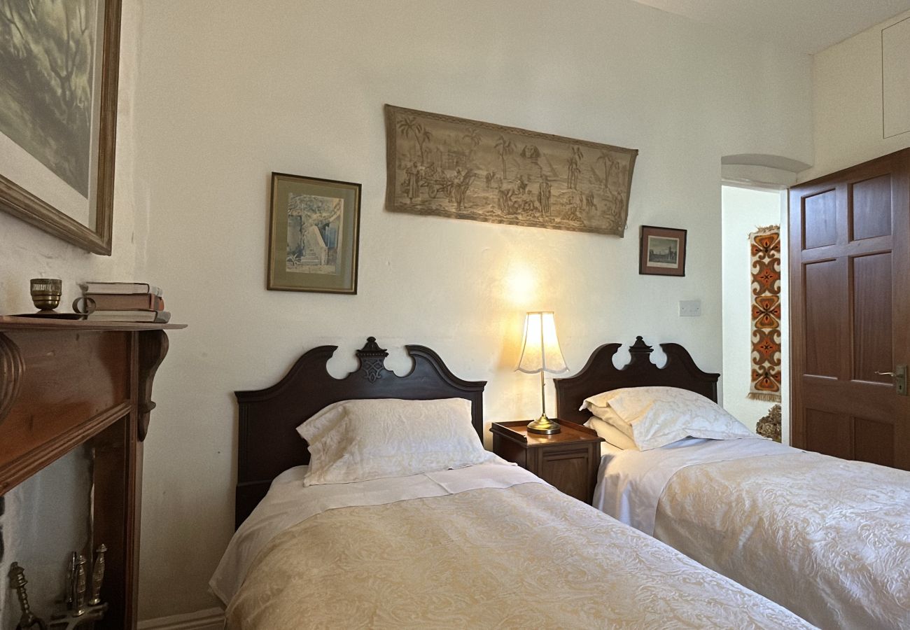 House in Rosscahill - Park Hall at Ross Castle with panoramic views 