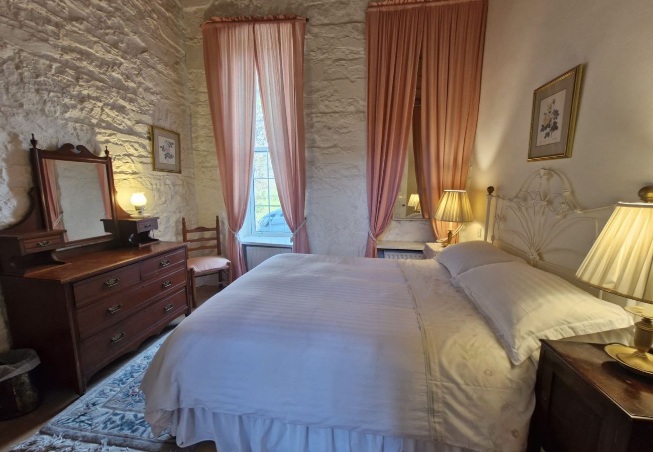 House in Rosscahill - Park Hall at Ross Castle with panoramic views 