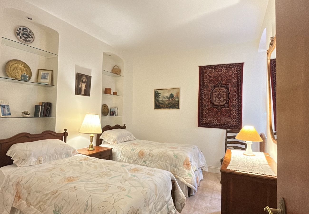 House in Rosscahill - Park Hall at Ross Castle with panoramic views 