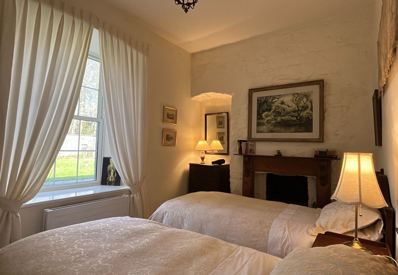 House in Rosscahill - Park Hall at Ross Castle with panoramic views 