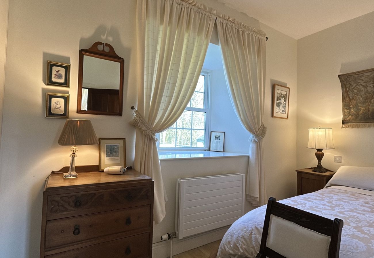 House in Rosscahill - Park Hall at Ross Castle with panoramic views 