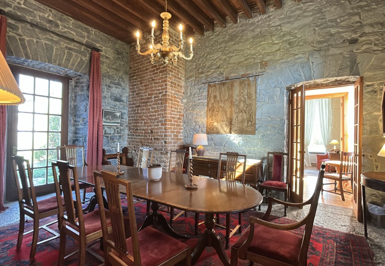 House in Rosscahill - Park Hall at Ross Castle with panoramic views 