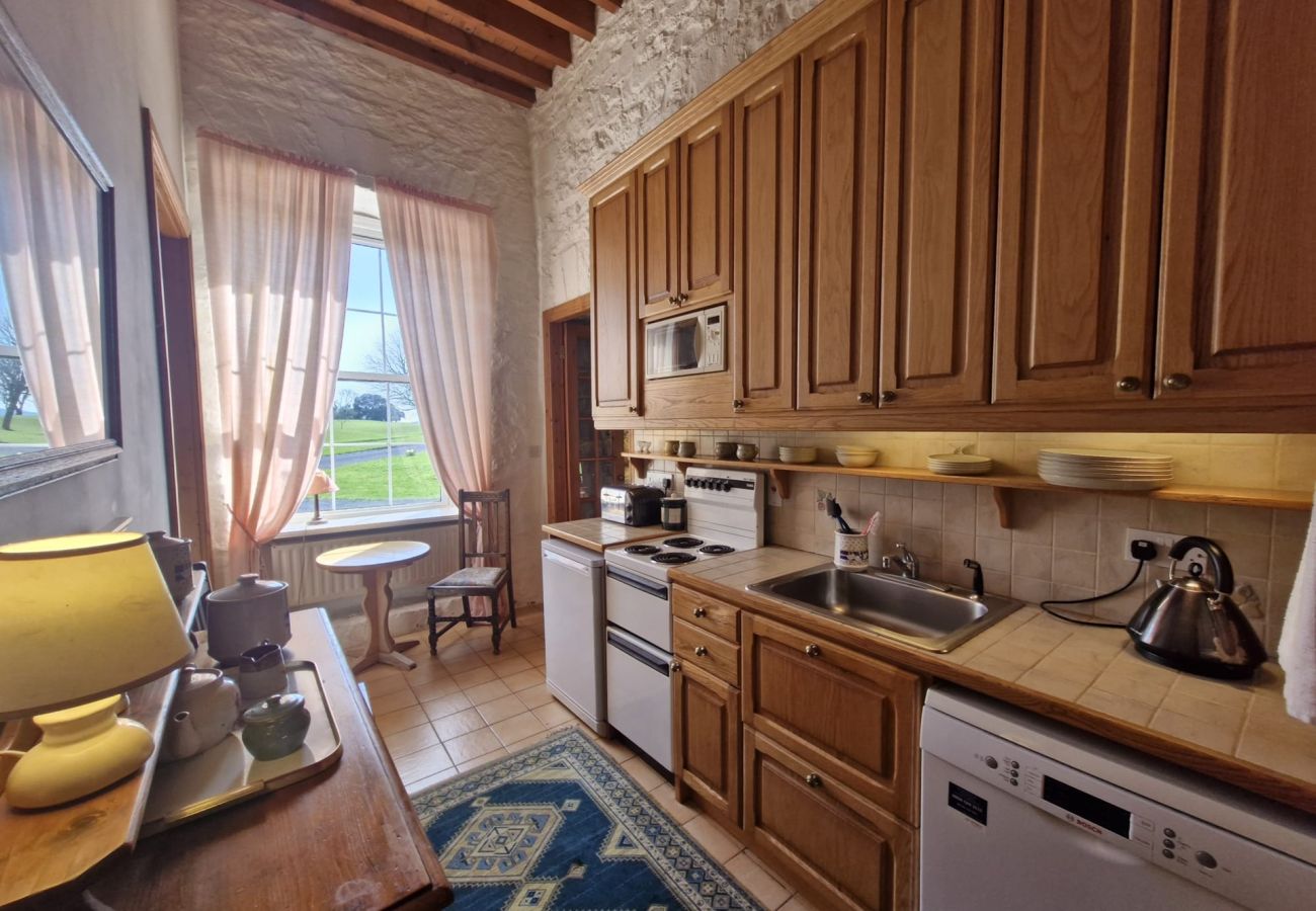 House in Rosscahill - Park Hall at Ross Castle with panoramic views 