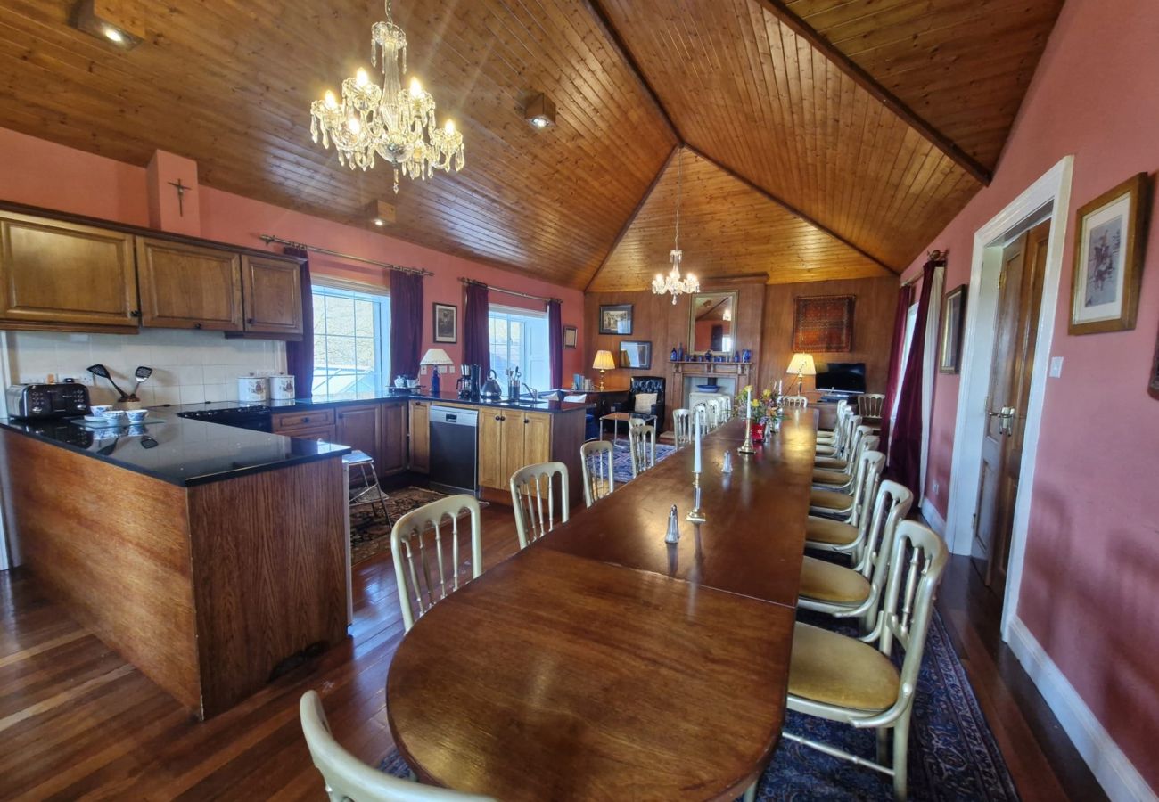 House in Rosscahill - Park Hall at Ross Castle with panoramic views 