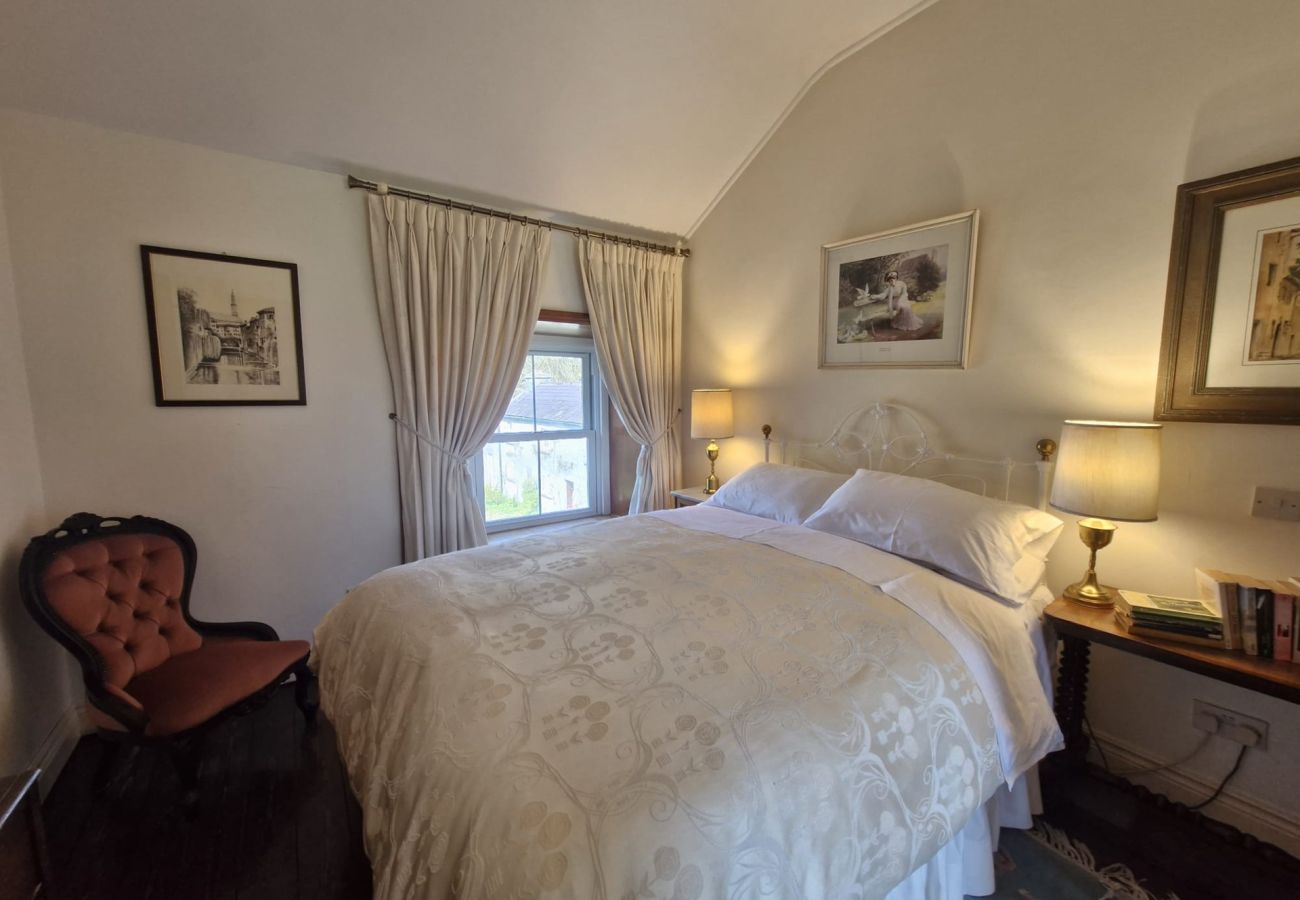 House in Rosscahill - Park Hall at Ross Castle with panoramic views 