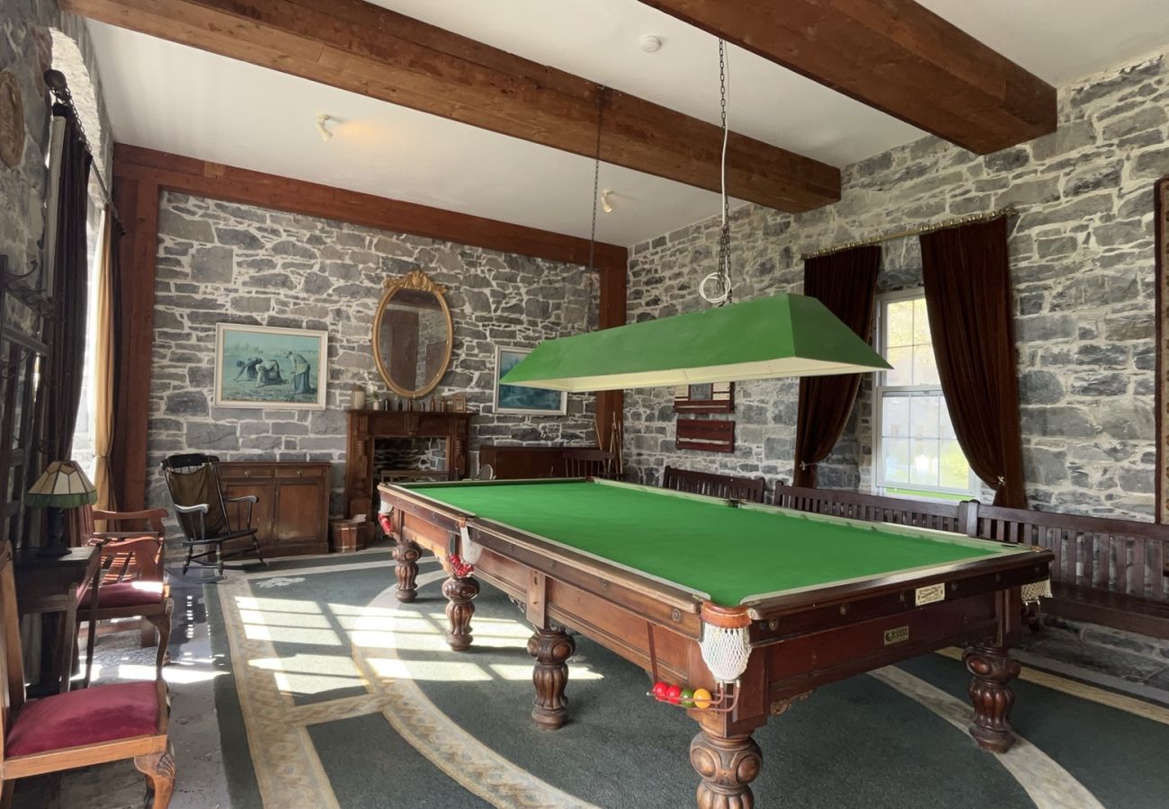 House in Rosscahill - Park Hall at Ross Castle with panoramic views 