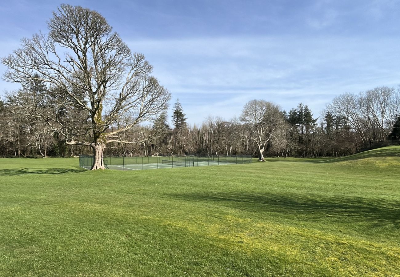 House in Rosscahill - Park Hall at Ross Castle with panoramic views 
