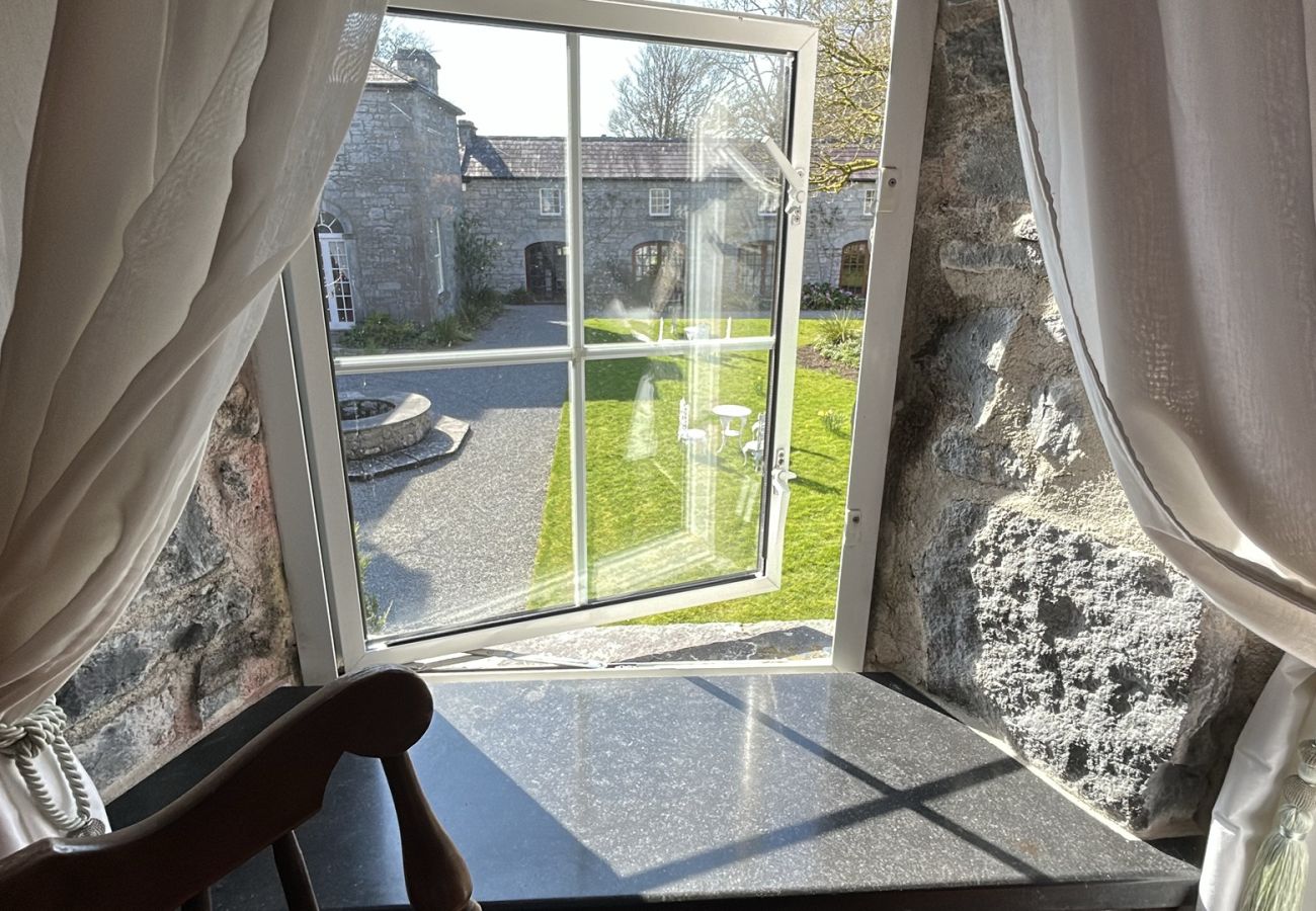 Cottage in Rosscahill - Catherines Cottage Ross Castle Galway