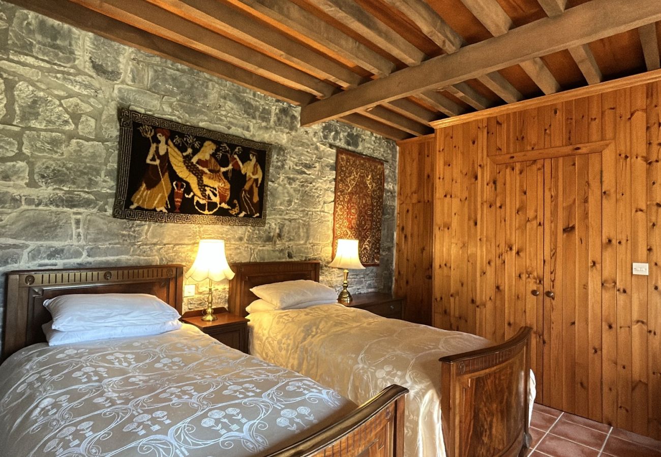 Cottage in Rosscahill - Catherines Cottage Ross Castle Galway