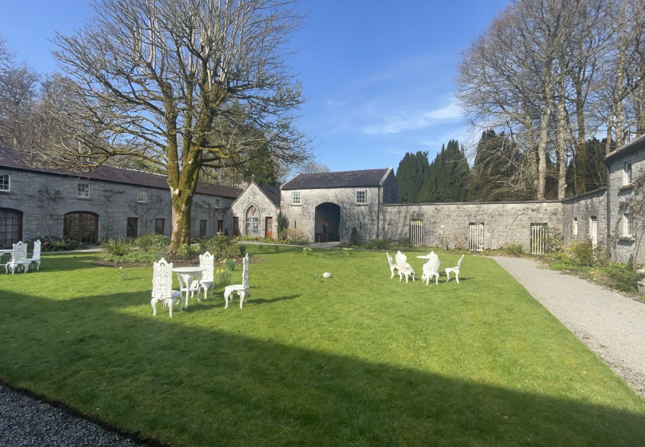 Cottage in Rosscahill -  St George's Ross Castle Galway
