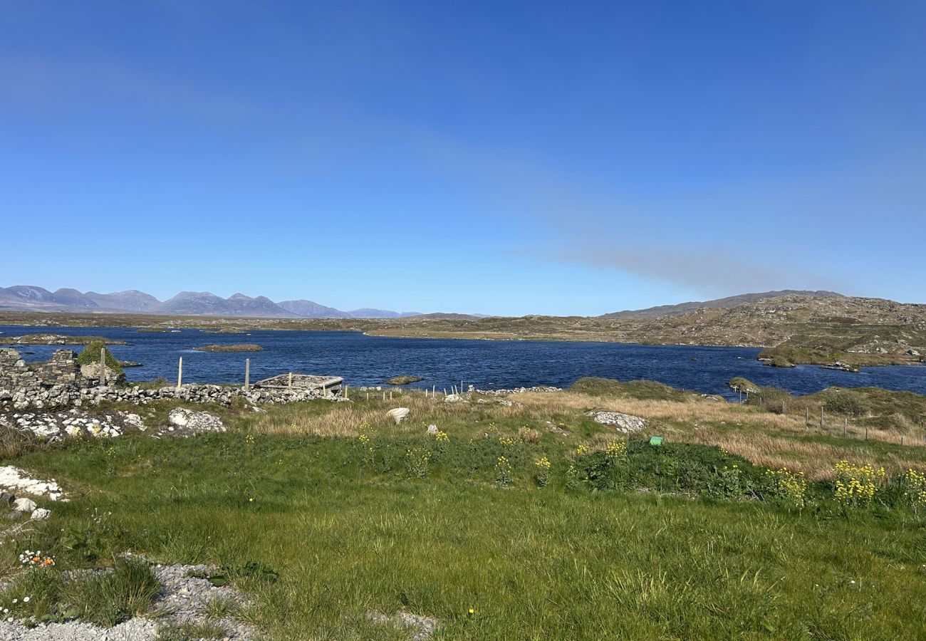 Apartment in Roundstone - Calla Retreat with stunning views