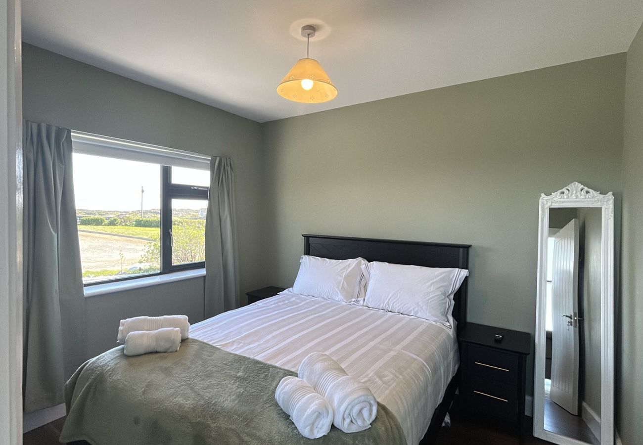 Apartment in Roundstone - Calla Retreat with stunning views