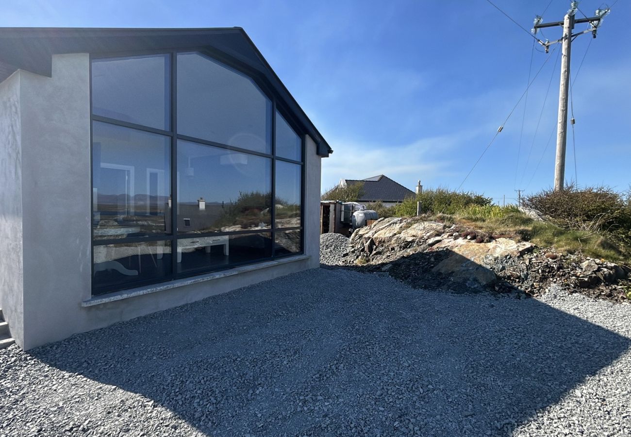 Apartment in Roundstone - Calla Retreat with stunning views
