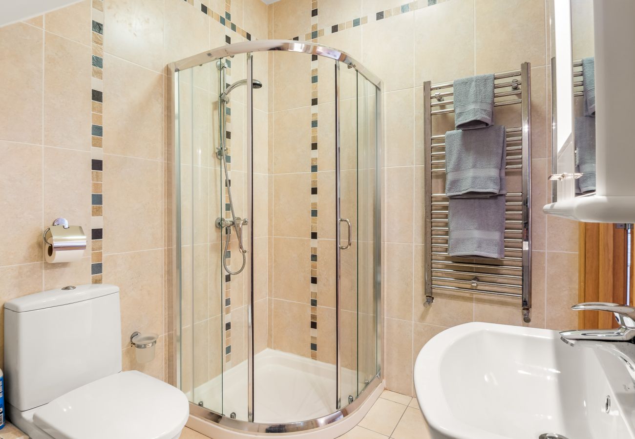 House in Roundstone - Calla Lookout Lake Views