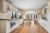 House in Roundstone - Calla Lookout Lake Views