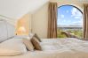House in Roundstone - Calla Lookout Lake Views