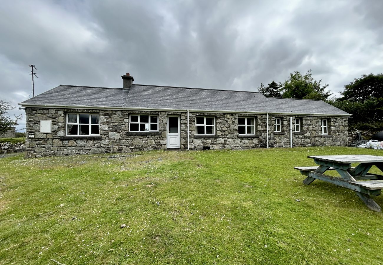 Cottage in Recess - Twelve Bens Lodge Recess 