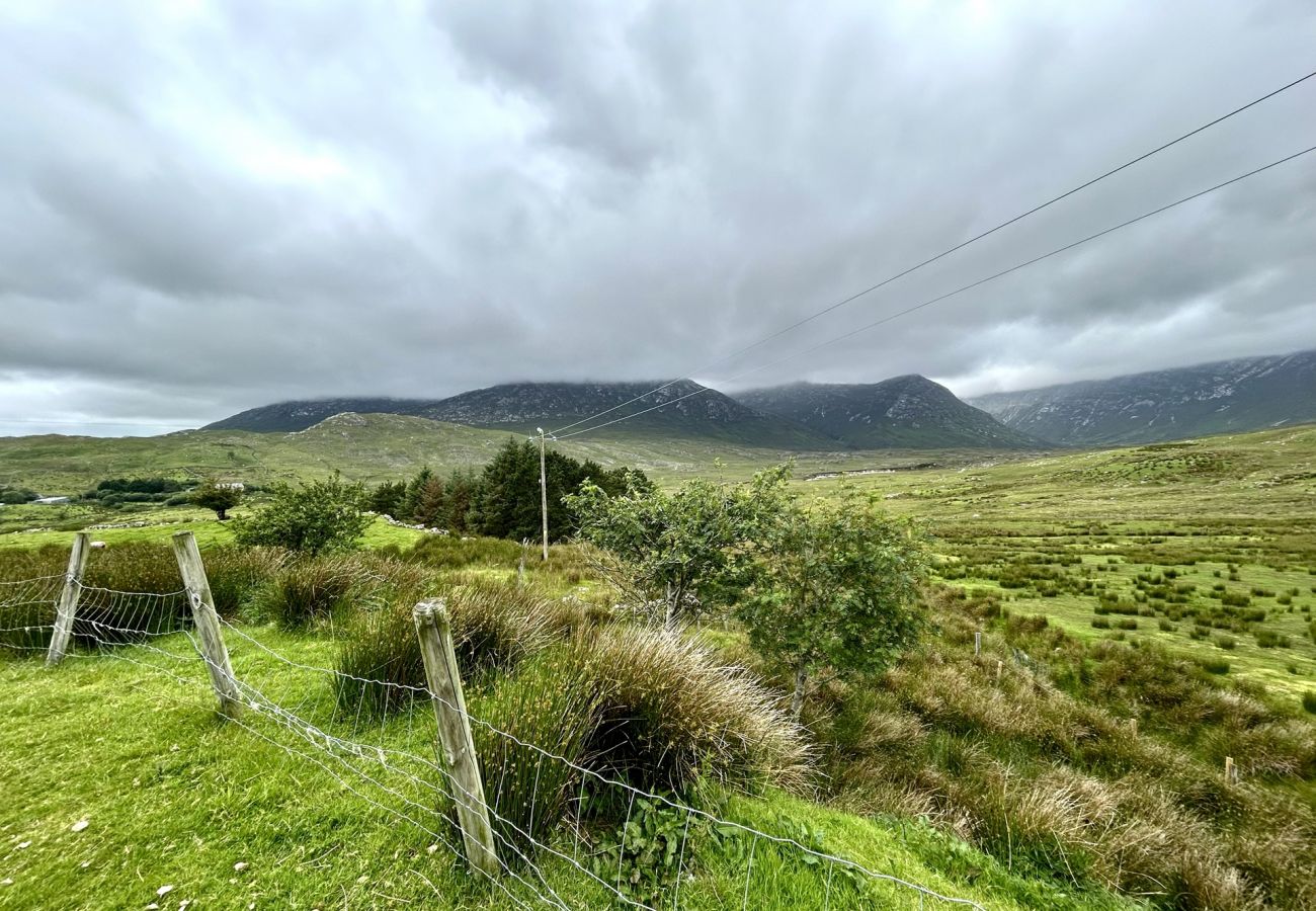Cottage in Recess - Twelve Bens Lodge Recess 