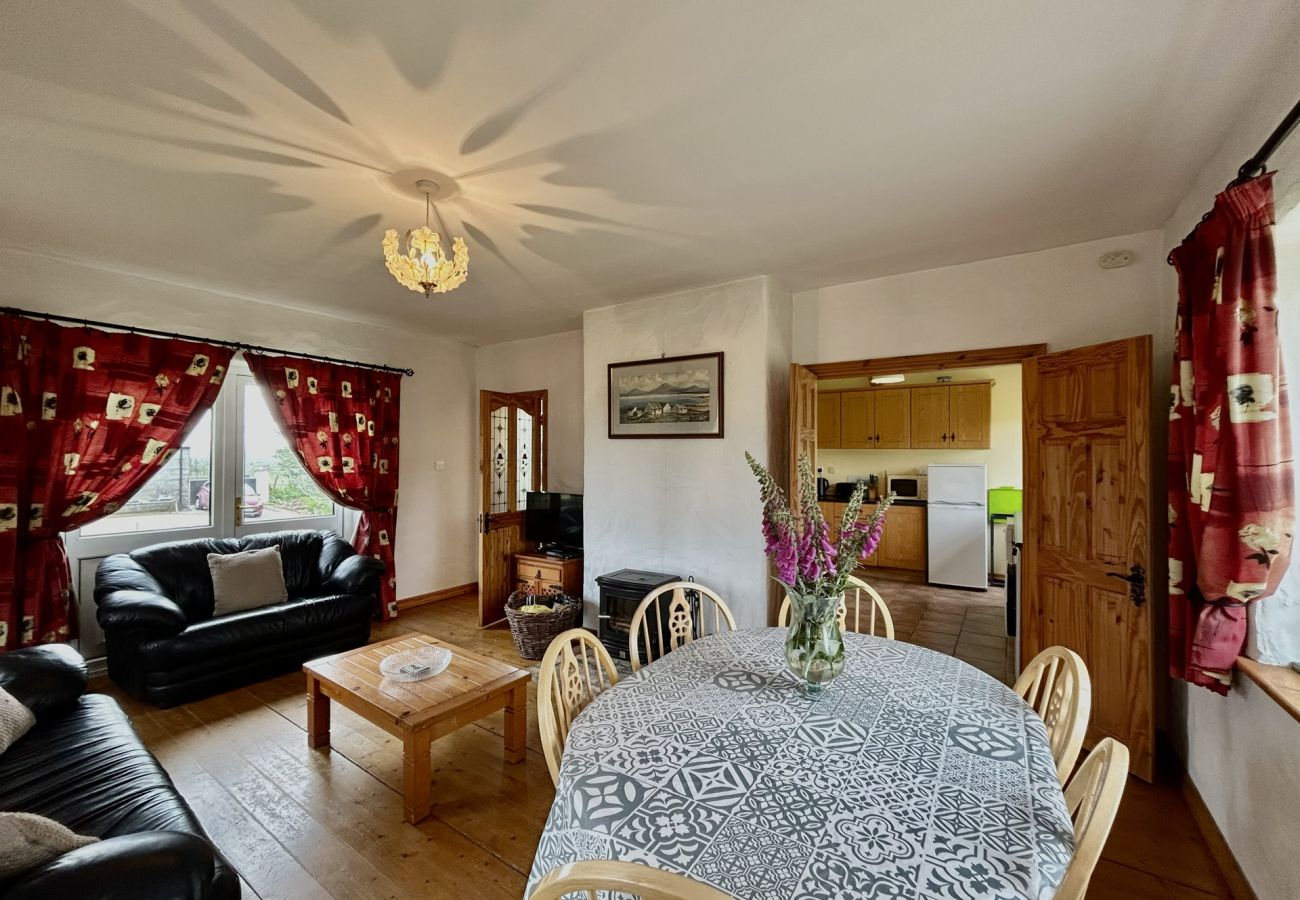 Cottage in Recess - Twelve Bens Lodge Recess 