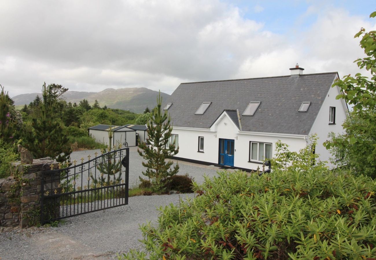 House in Moyard - Connemara Bay House 