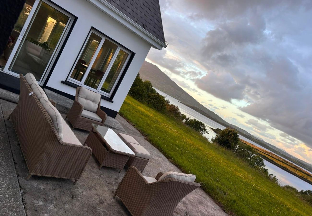 House in Moyard - Connemara Bay House 