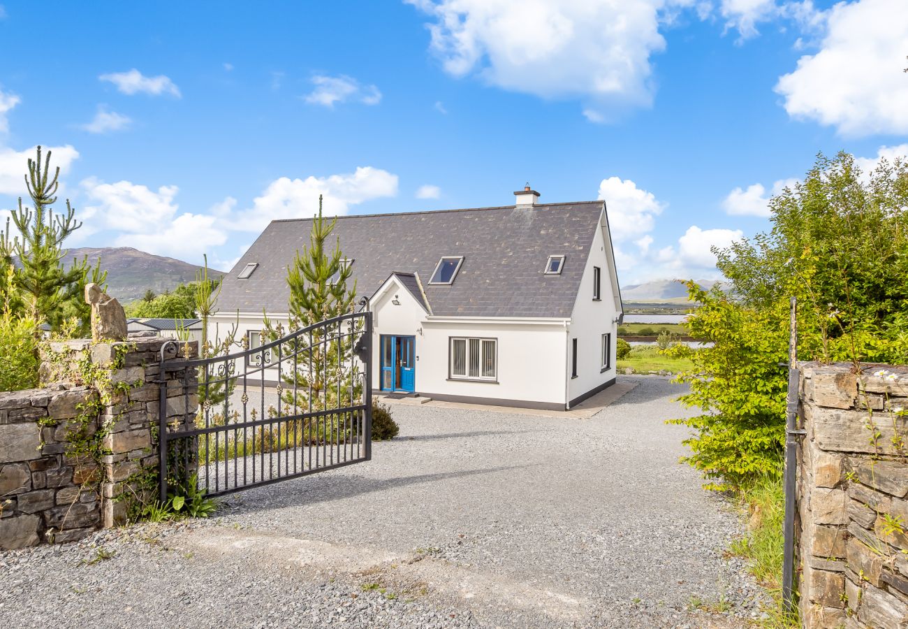 House in Moyard - Connemara Bay House Moyard
