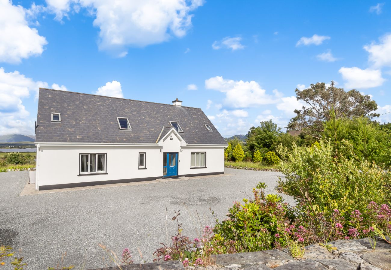 House in Moyard - Connemara Bay House Moyard