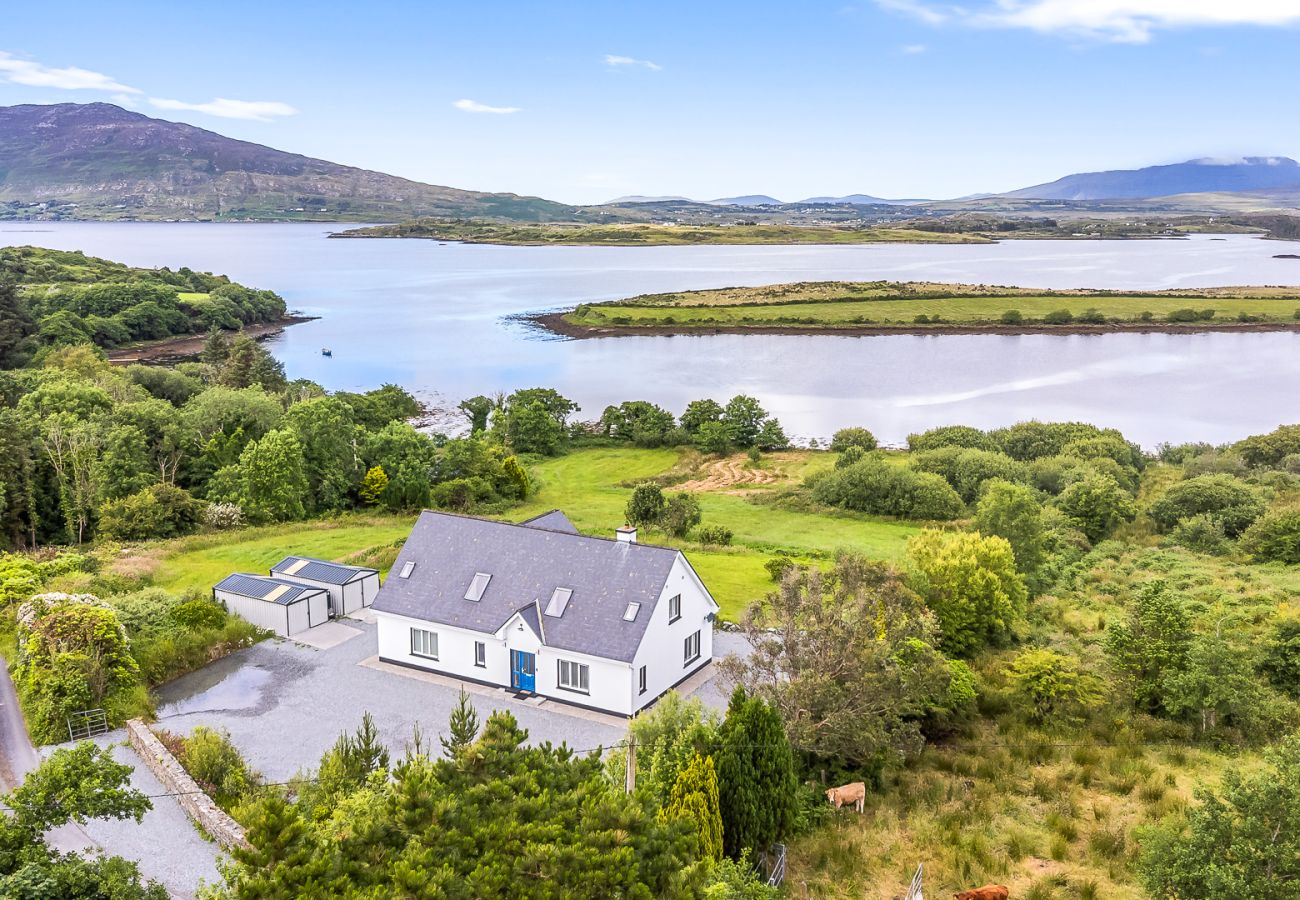 House in Moyard - Connemara Bay House Moyard