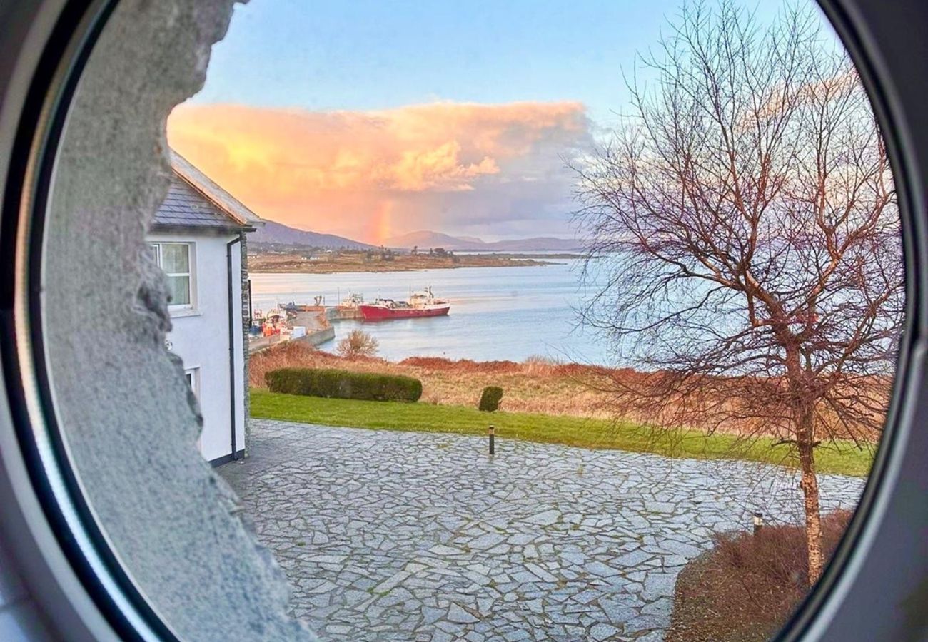 House in Kilkerrin - Oyster Cove Kilkerrin stunning views 